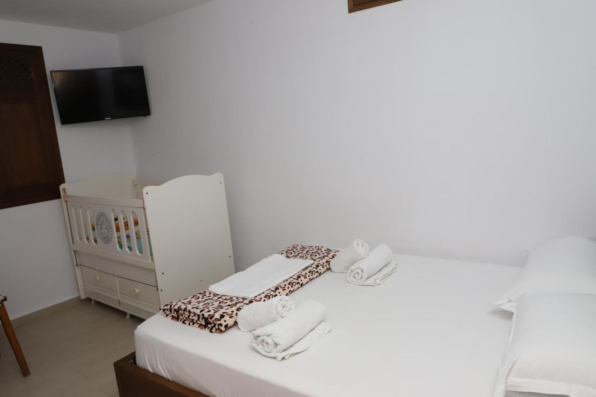 Apartment Altin In Old Town Berat Exterior foto